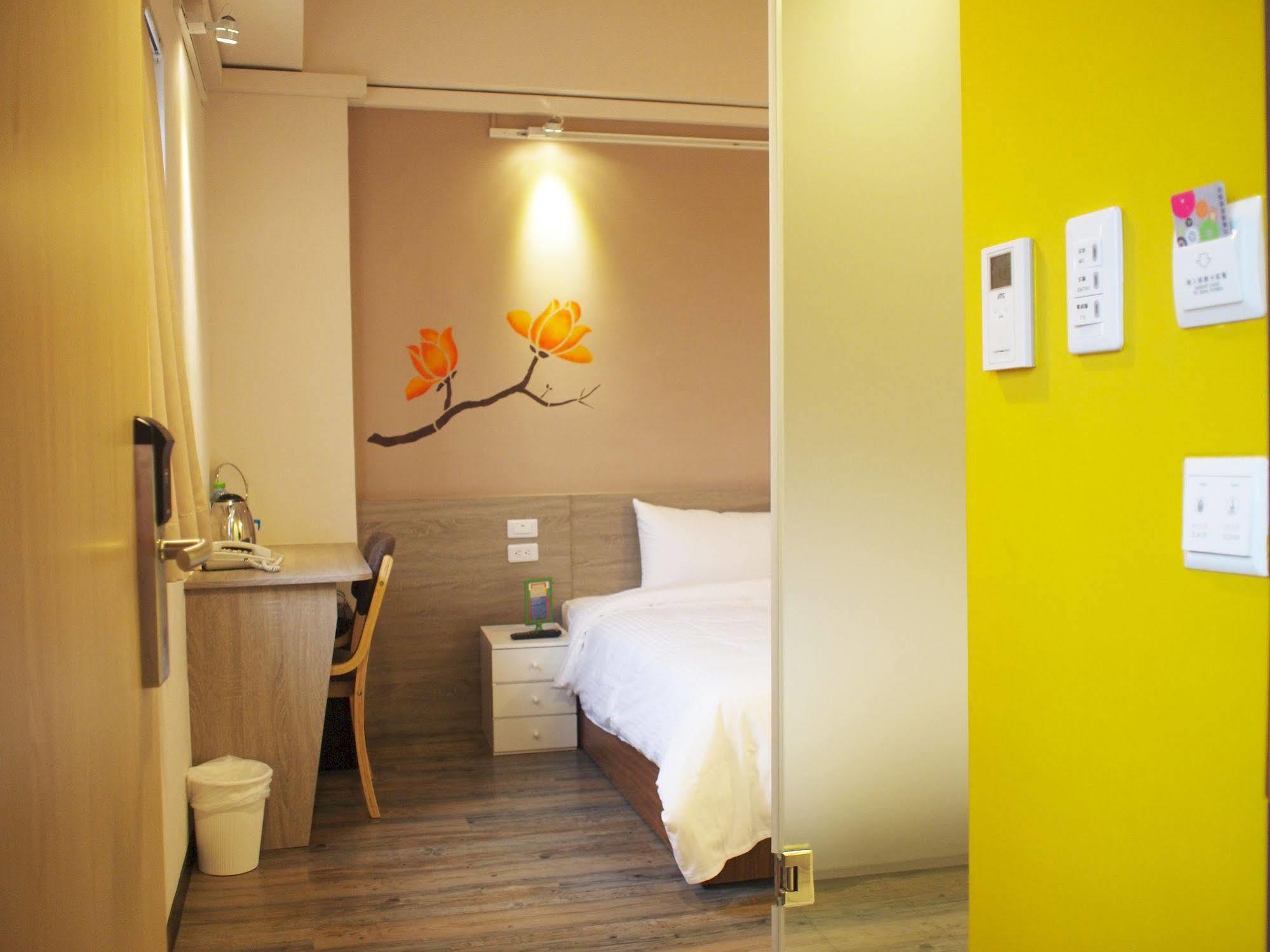 Uno Backpackers Inn Kaohsiung Zewnętrze zdjęcie